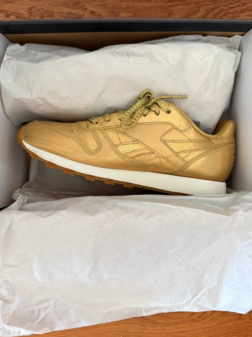 Reebok Classic Leather MU Gold Metallic FX7194 - Size 7